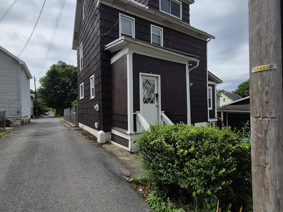 927 Ash St #927