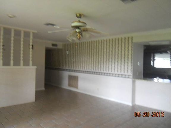 2nd image of 2105 Vige St