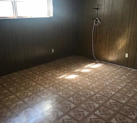 3rd image of 12490 Parkwood Ln