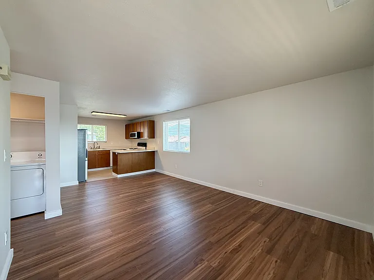 2080 NE Fairview Ave #C — Photo 3