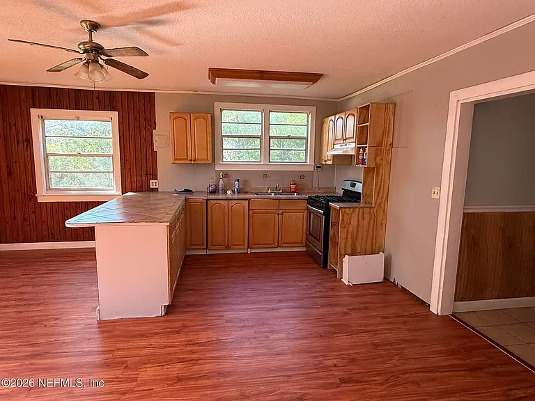 1610 Cleveland Ave — Photo 3