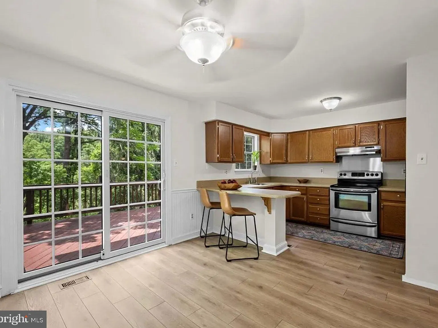 3 bed, 3.5 bath, 1840 sqft, $3,100 — Photo 2