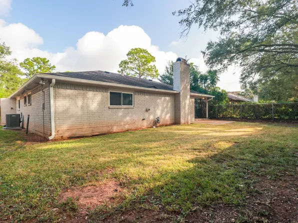 2747 Colony Dr