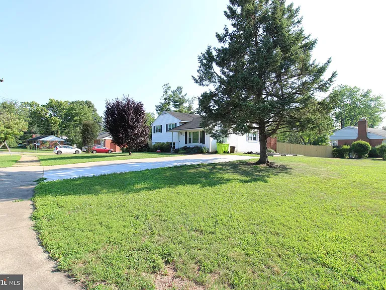 5204 Queensberry Ave — Photo 23