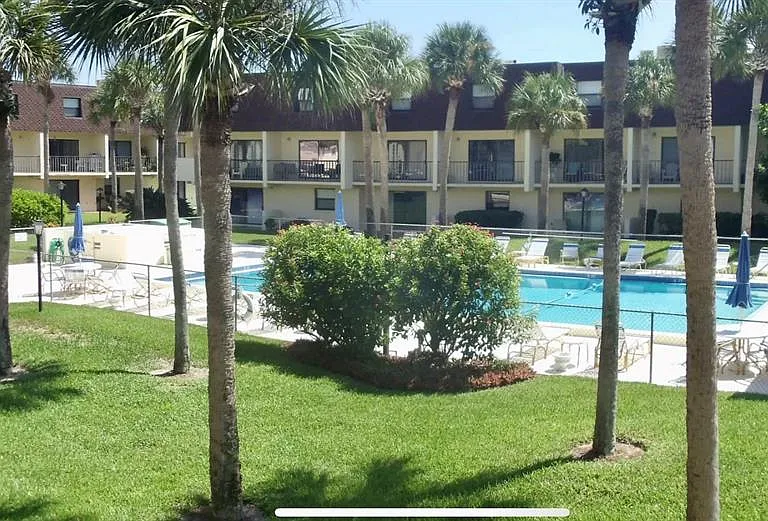 190 Paradise Blvd #9 — Photo 3