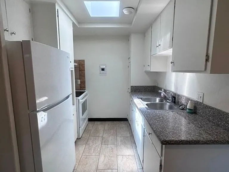 2544 Union St — Photo 44