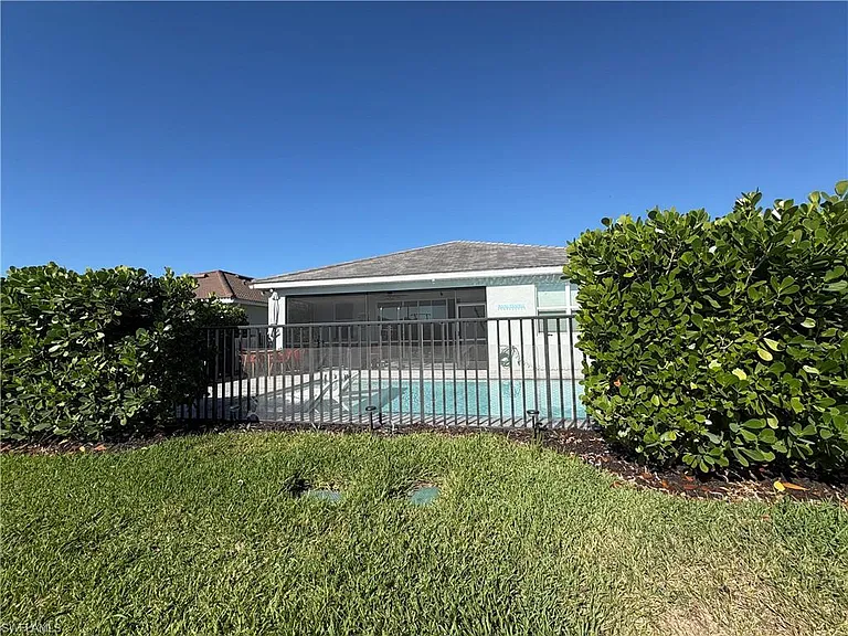 2458 Orchard St — Photo 45