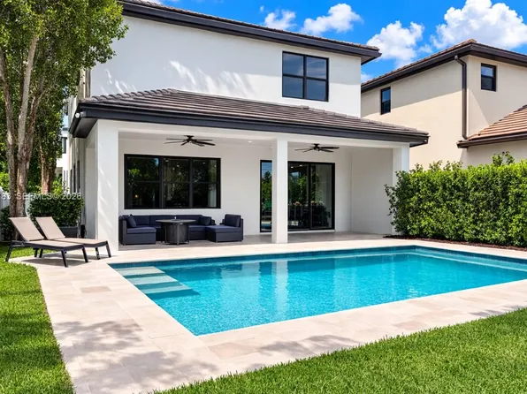 4980 Whispering Way, Fort Lauderdale, FL 33312