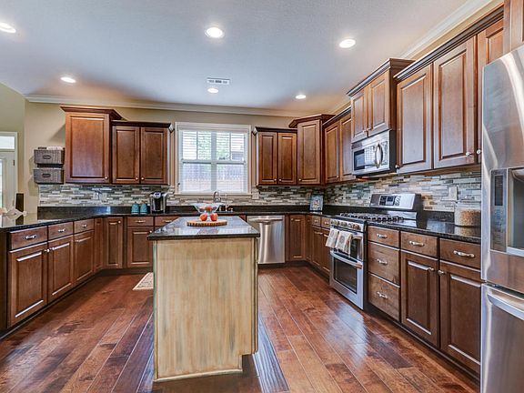 4th image of 12731 Stetson Way