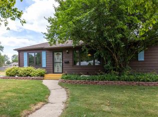 6109 John St, Loves Park, IL 61111