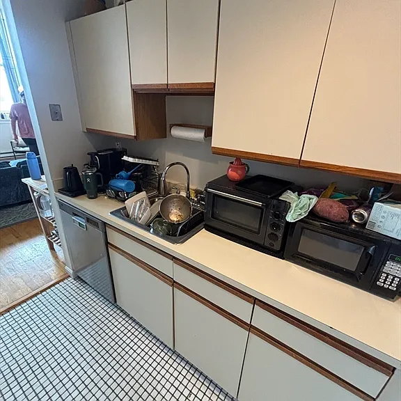350 W 4th St #408 — Photo 12