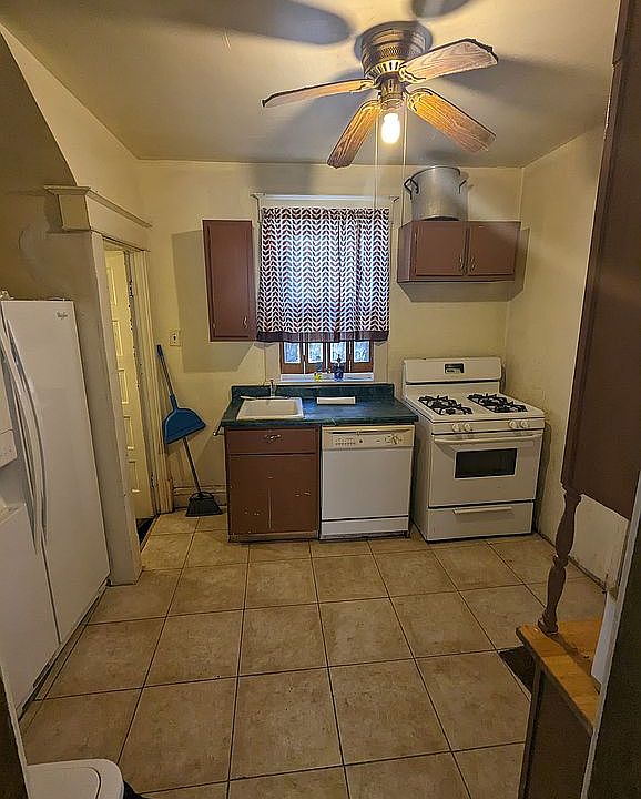 2nd image of 1007 Cedar Ave