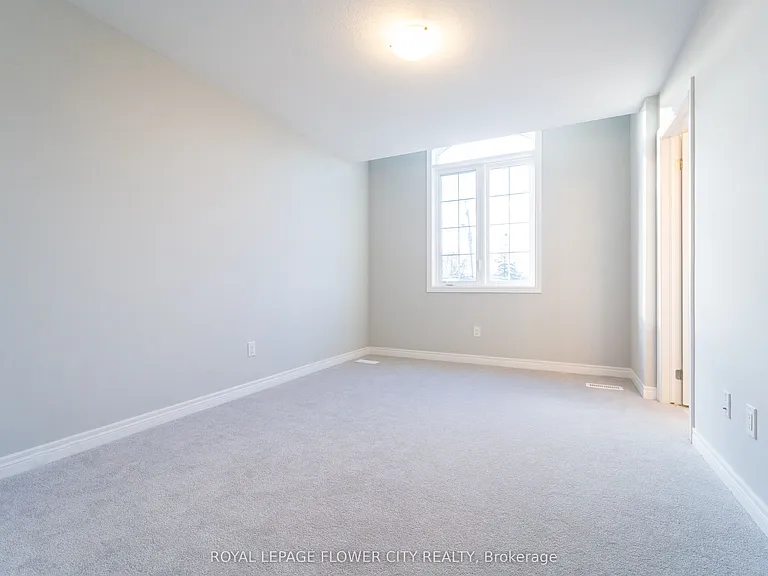 413 E 16th St — Photo 12