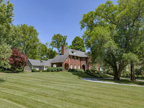 203 Ross Rd, Lexington, VA 24450
