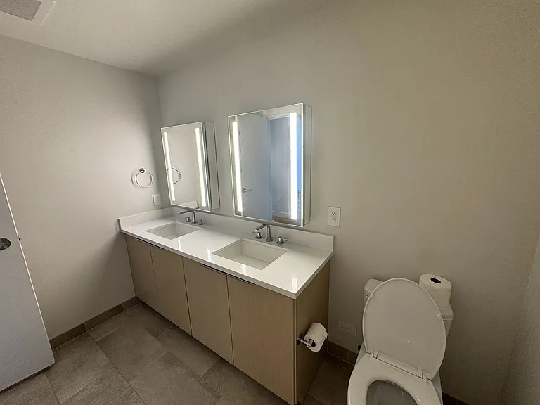 1001 Queen St #3704 — Photo 34