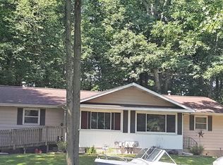 18667 148th Ave, Spring Lake, MI 49456