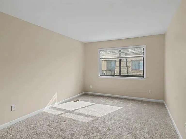 1511 Monterry Pl — Photo 16