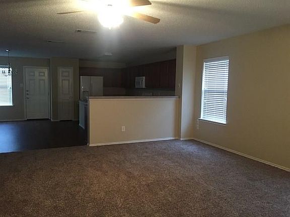 3rd image of 5316 Throckmorton Drive