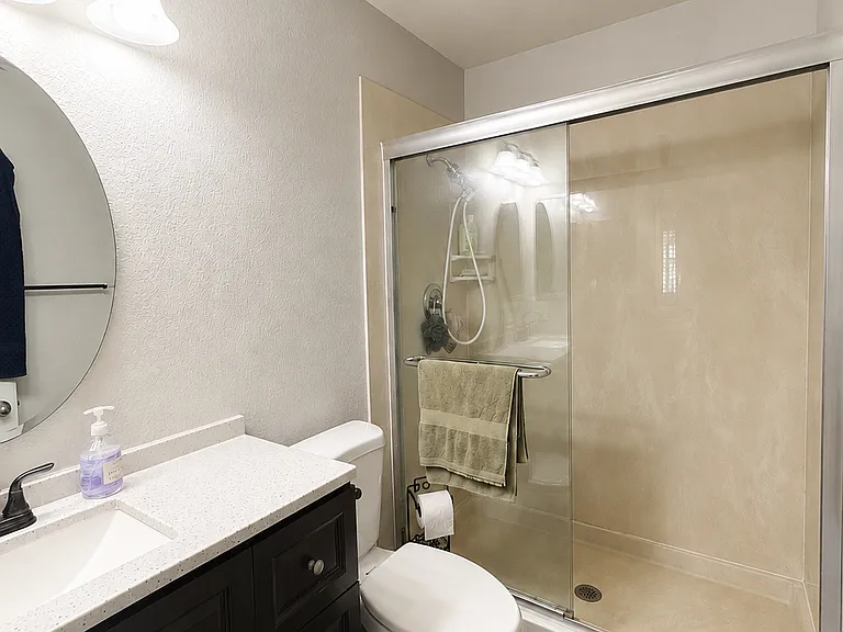 2704 Harvest Ln — Photo 14