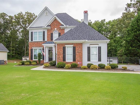 3rd image of 411 Dewsbury Ln