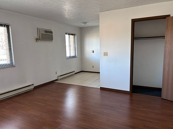 3rd image of 5393 Eastgate Dr APT 9