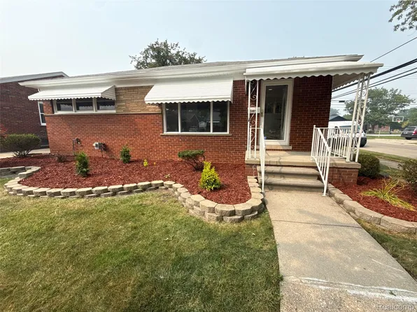 20017 California St, Saint Clair Shores, MI 48080