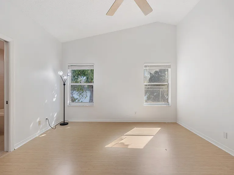 3800 Woodfield Dr — Photo 21