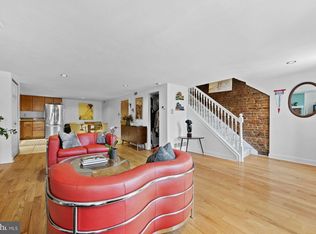 826 S 2nd St #3, Philadelphia, PA 19147
