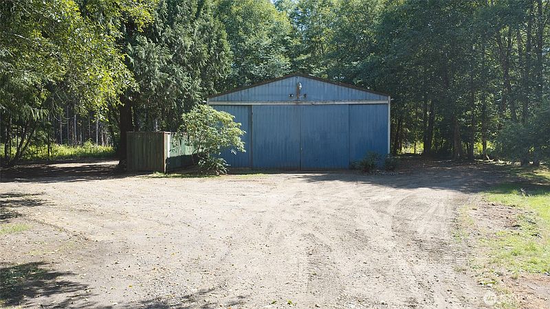 3rd image of 1548 Kirkpatrick Rd.