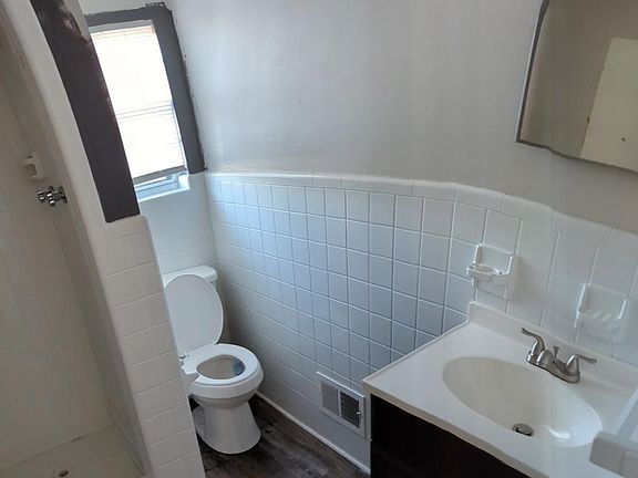 3rd image of 2427 Ormond Dr