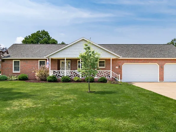 645 Lakeshore Dr W, Hebron, OH 43025