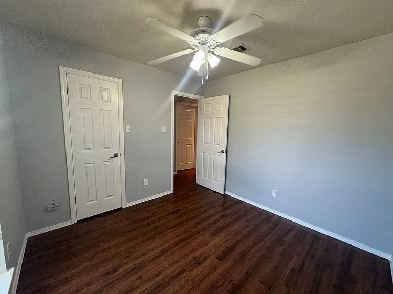 2224 Kirby Smith Dr — Photo 11