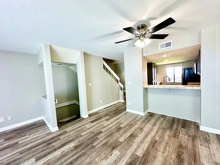821 America Way — Photo 10