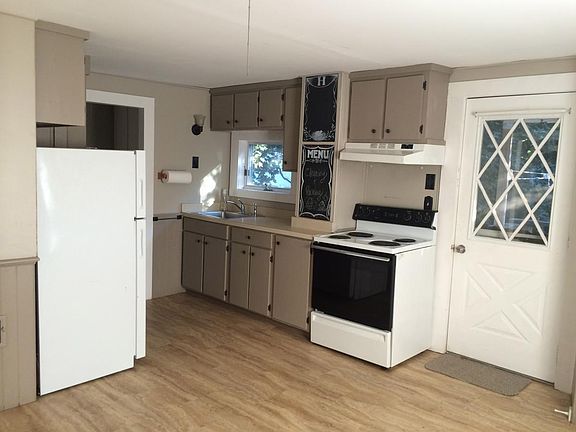 Spacious updated kitchen