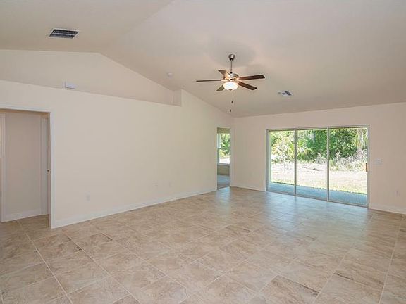 3rd image of 8317 Drolet Ave