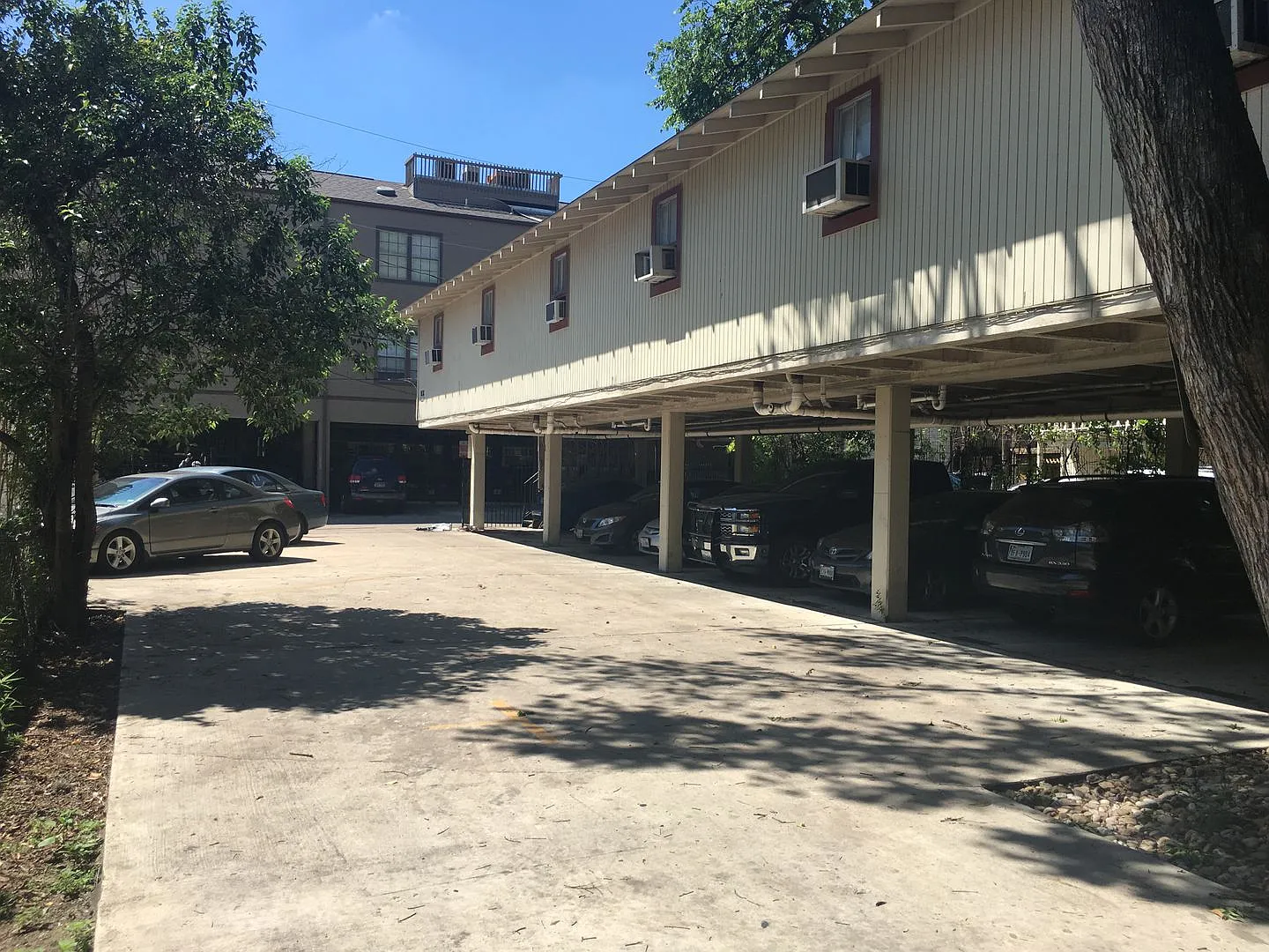 2402 Rio Grande — Photo 1