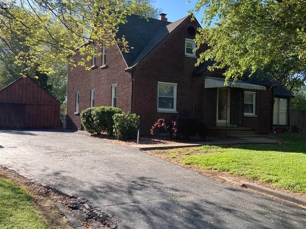 205 S West St, Oakland City, IN 47660