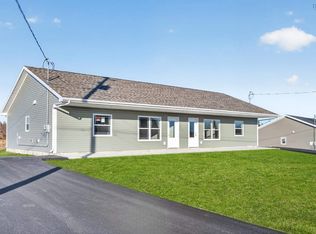 250 Cossitt Heights Dr, Sydney, NS B1P7E8