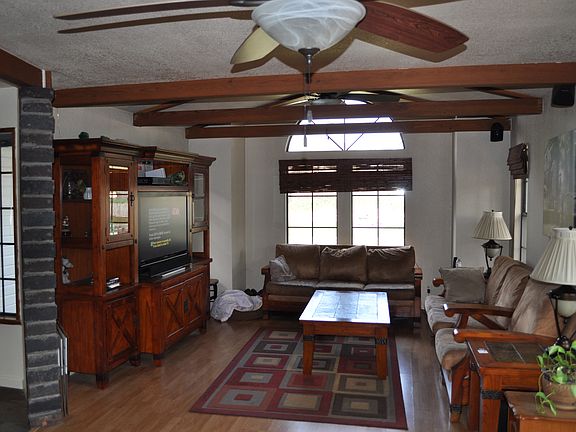 2nd image of 2612 Huckleberry Ln