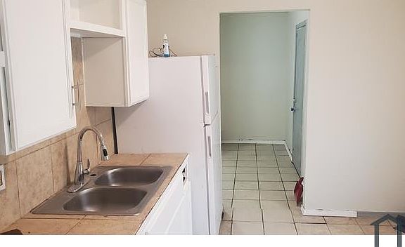 4th image of 1422 NE 27th St