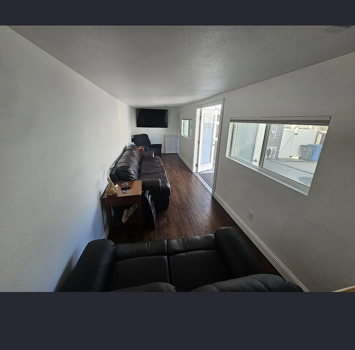 3 bed, 1078 sqft, $2,000 — Photo 1