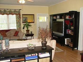 2nd image of 3216 W Palmira Ave