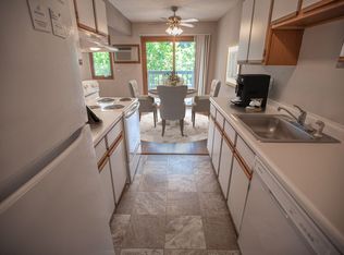 1910 Roosevelt Dr #29, Northfield, MN 55057