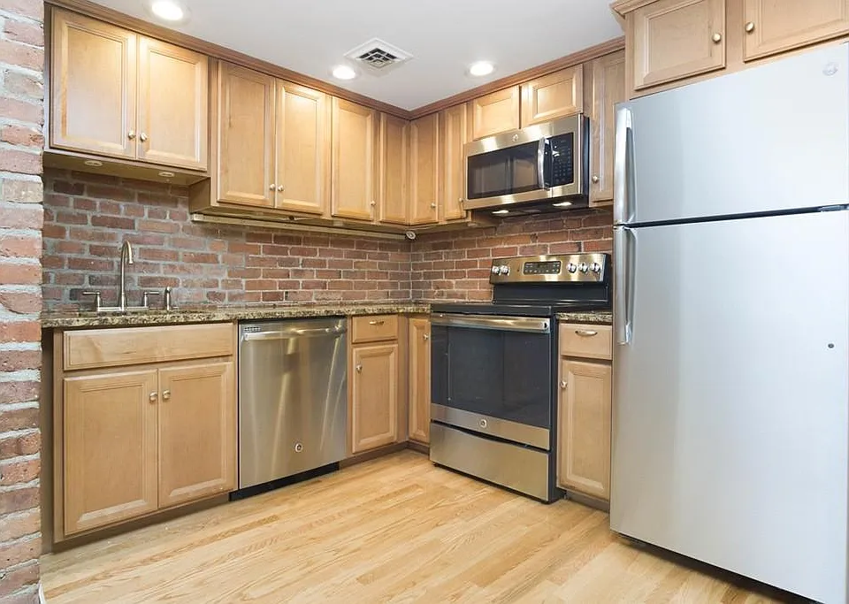 95 Gainsborough St #7B