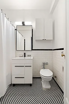 Bathroom, photo 1