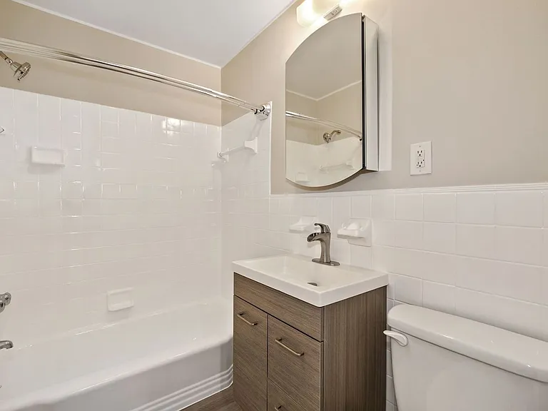 10619 Weymouth St #201 — Photo 21