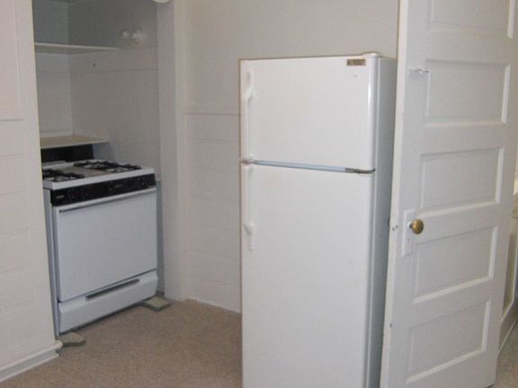 3rd image of 1923 De La Vina St APT 04