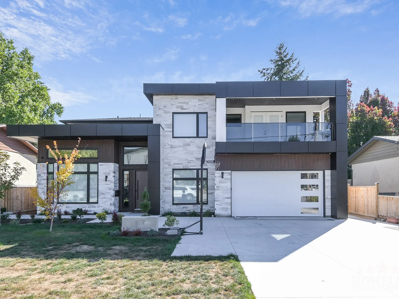 11024 78 Ave Delta — Photo 1