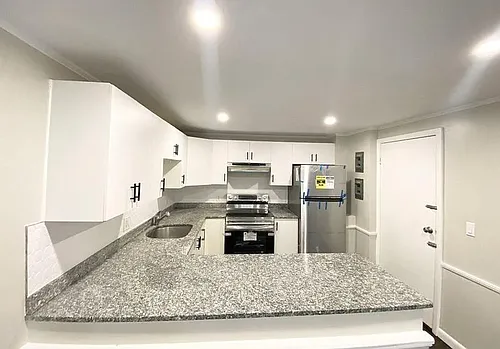 520 Talbot Ave #8 Photo 1 520 Talbot Ave #8 Photo 1