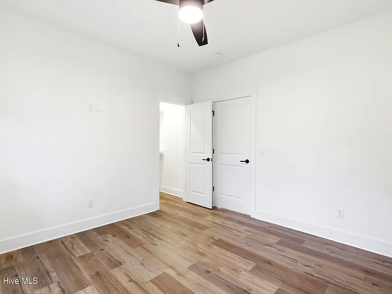 213 Myrtle Ave — Photo 37